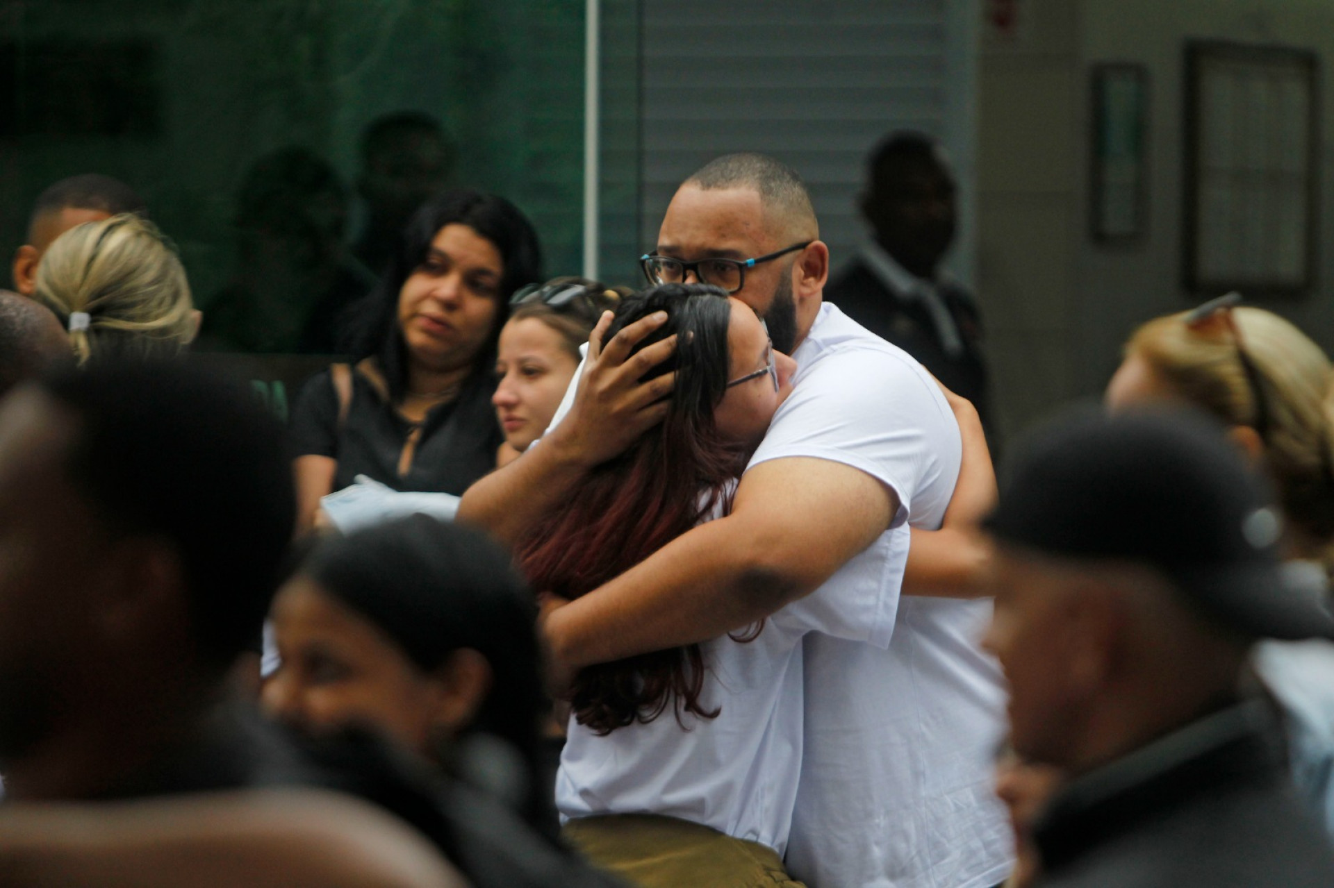Familiares e amigos se despediram de Rodrigo Santana em cerimônia no Cemitério de Irajá - Reginaldo Pimenta / Agência O Dia