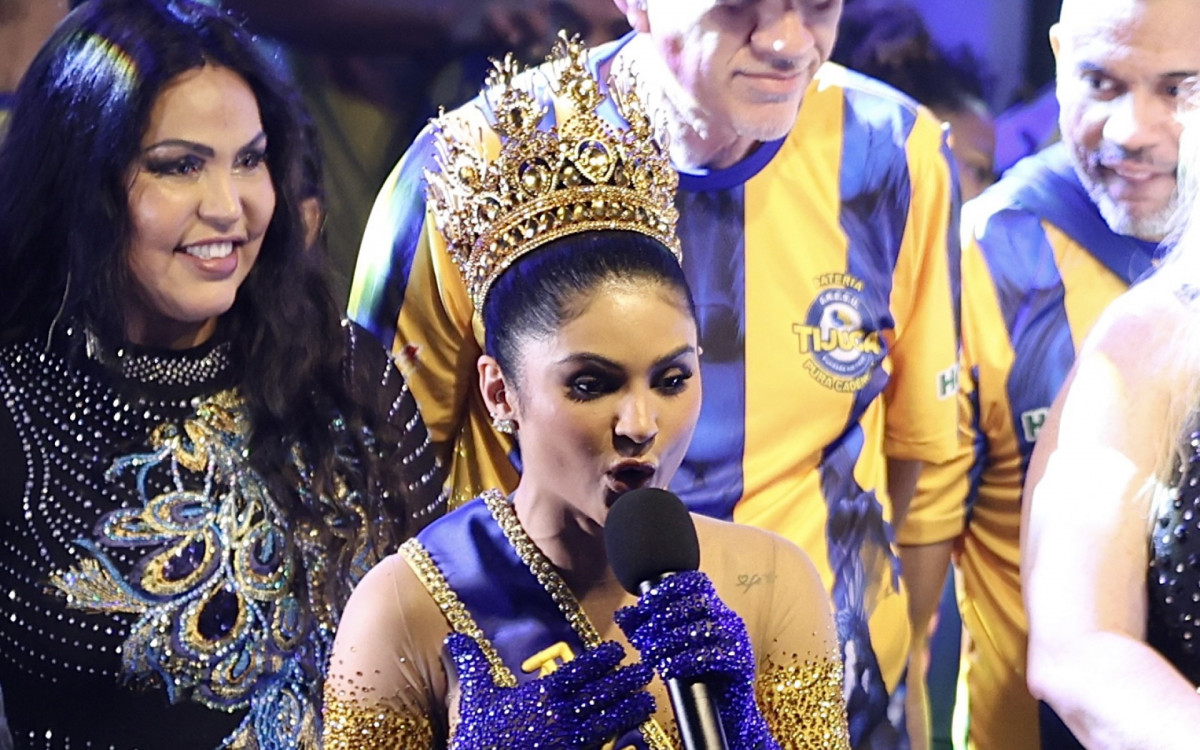 Mileide Mihaile &eacute; coroada rainha de bateria da Unidos da Tijuca