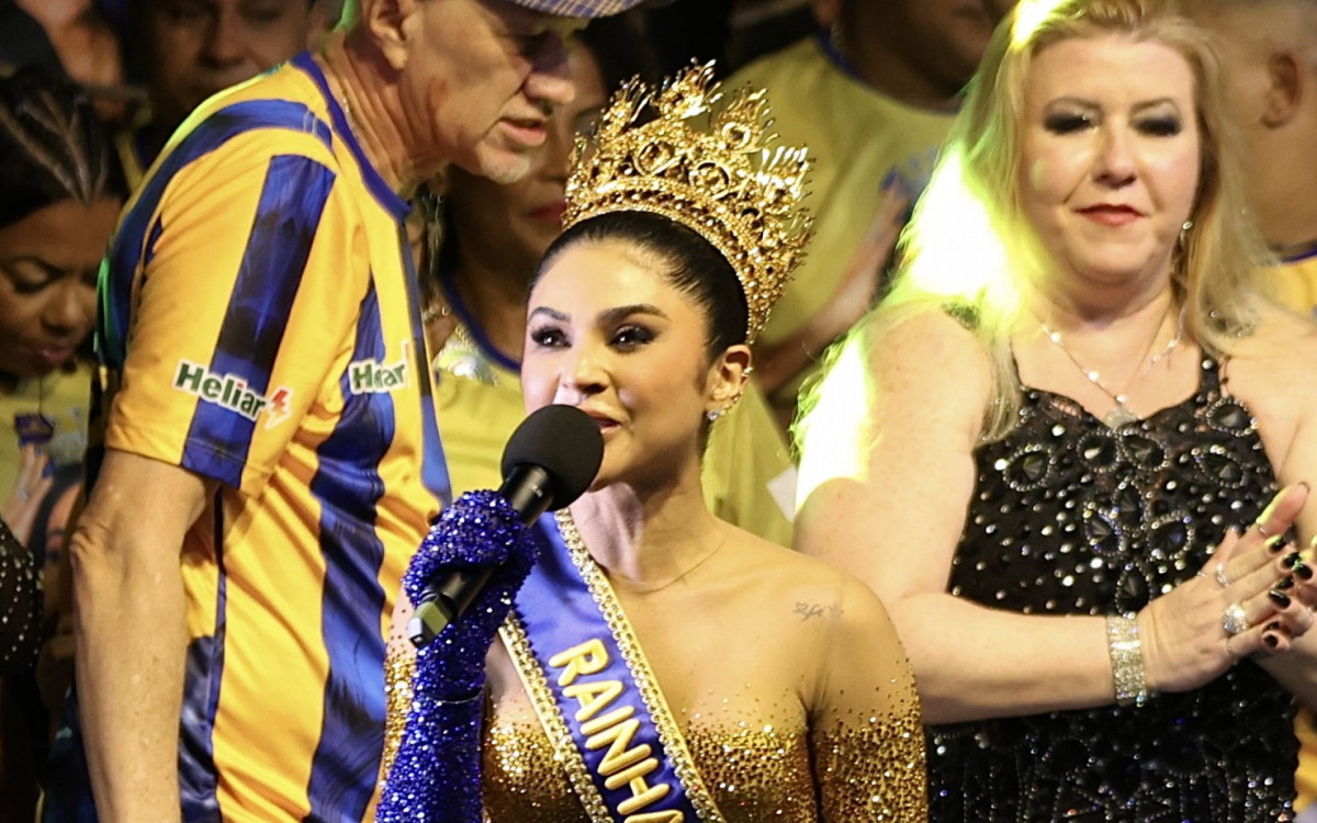 Mileide Mihaile &eacute; coroada rainha de bateria da Unidos da Tijuca