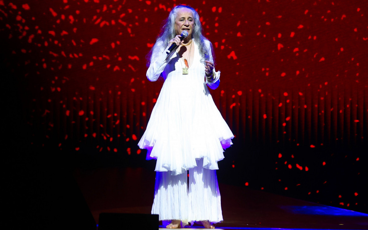 Maria Bethânia durante show no Rio