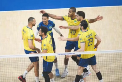 Seleçao brasileira masculina tem trabalho, mas vence a China na estreia do Mundial de vôlei