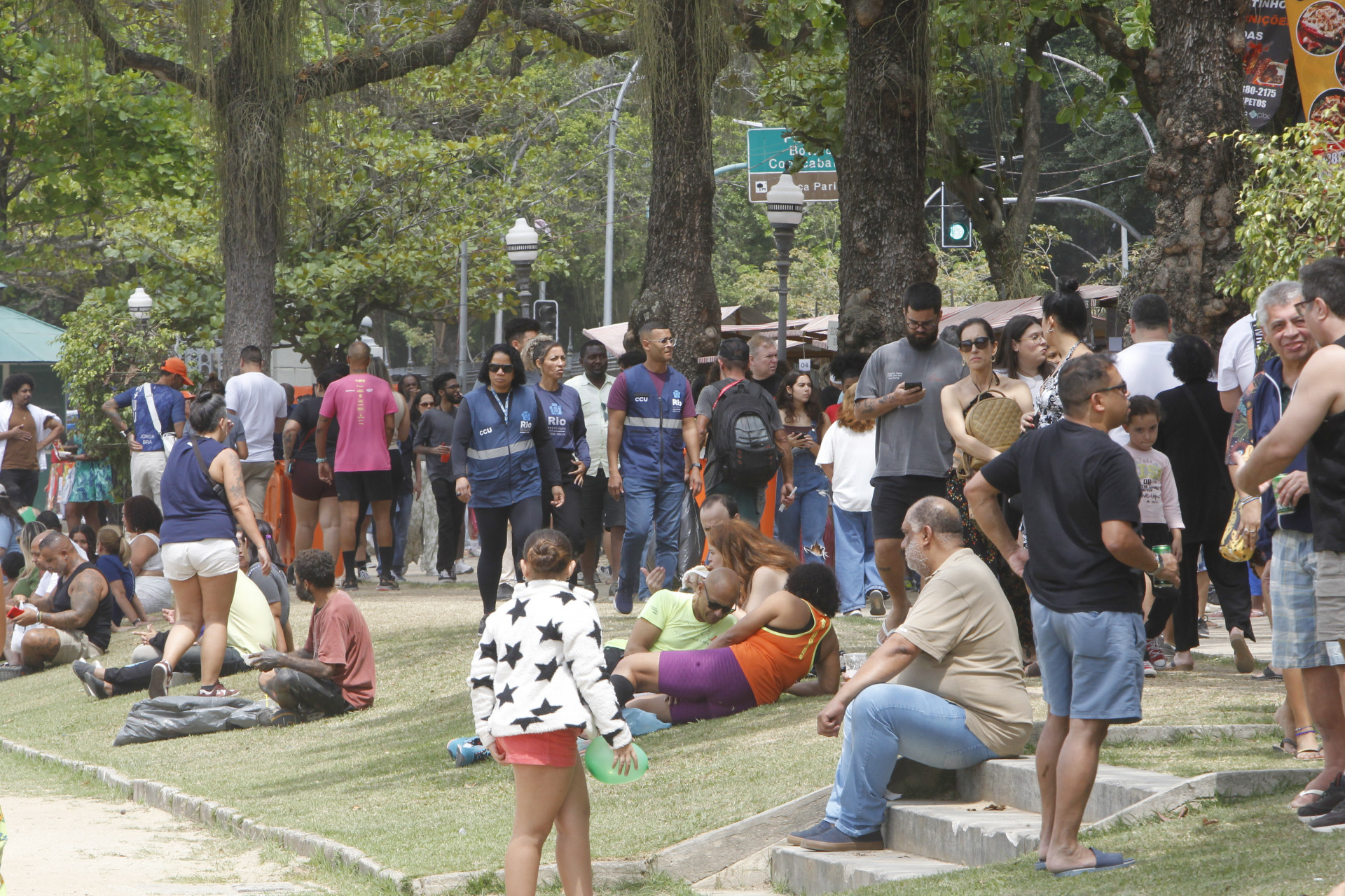 Movimentação na Feira da Glória, na Praça Paris, neste domingo (14). - Reginaldo Pimenta/Agência O Dia