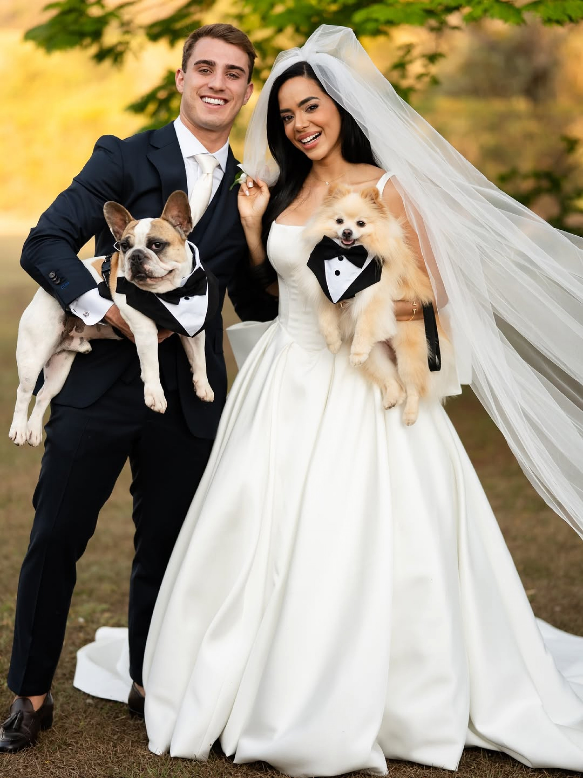 Mariely Santos e Andr&eacute; Santis casam com a presen&ccedil;a dos cachorros de estima&ccedil;&atilde;o - Reprodu&ccedil;&atilde;o / Instagram