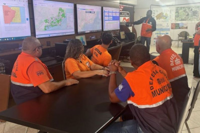 Defesa Civil de Rio das Ostras estuda modelo de Macaé para criar sala de monitoramento