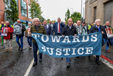 Julgamento de ex-soldado que participou do 'Domingo Sangrento' de 1972 começa na Irlanda do Norte