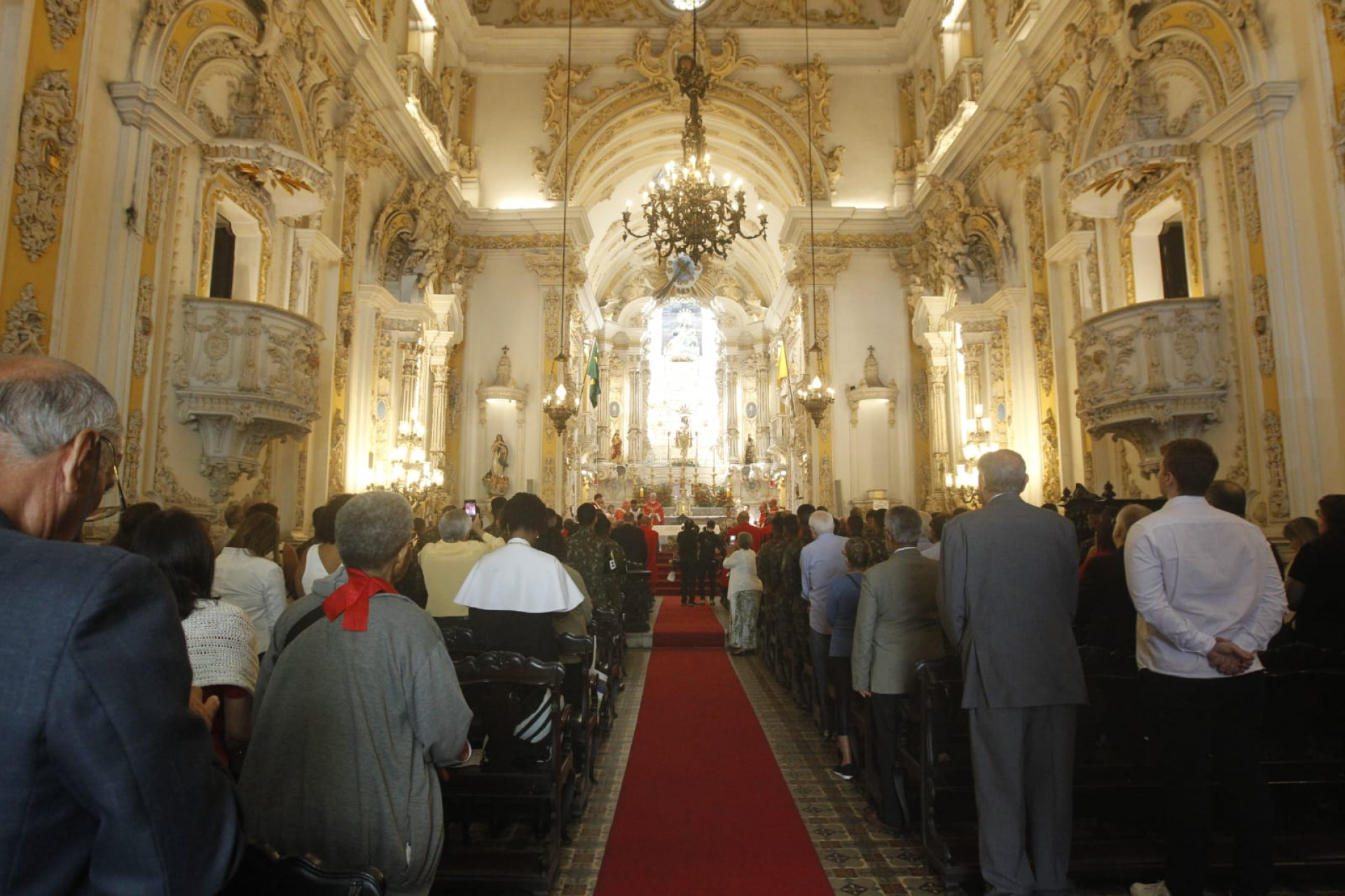 Dom Orani Tempesta celebrou a missa dos 402 anos da Irmandade da Santa Cruz dos Militares - Reginaldo Pimenta / Agência O Dia