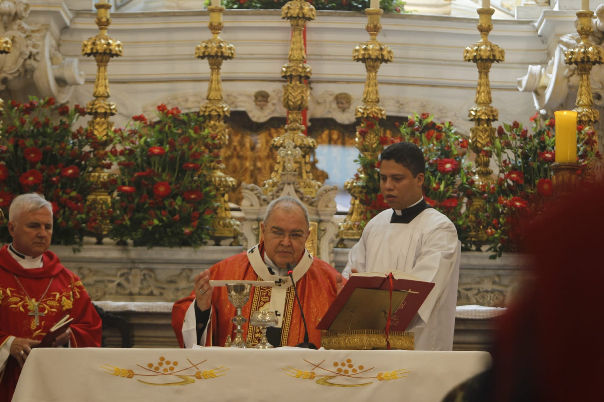 Dom Orani Tempesta celebrou a missa dos 402 anos da Irmandade da Santa Cruz dos Militares - Reginaldo Pimenta / Agência O Dia