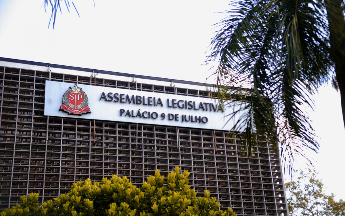 Corpo de Ruy Ferraz Fontes é velado na Alesp