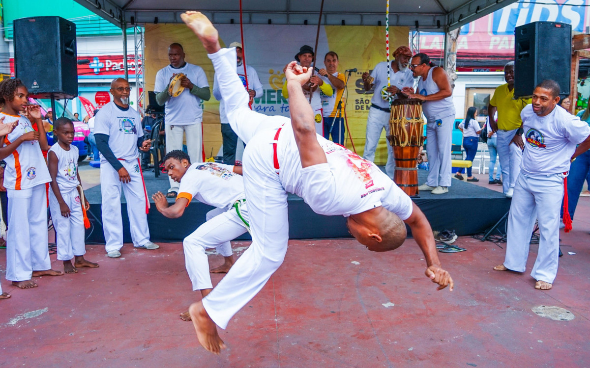 A roda de capoeira animou o público presente na Praça da Matriz