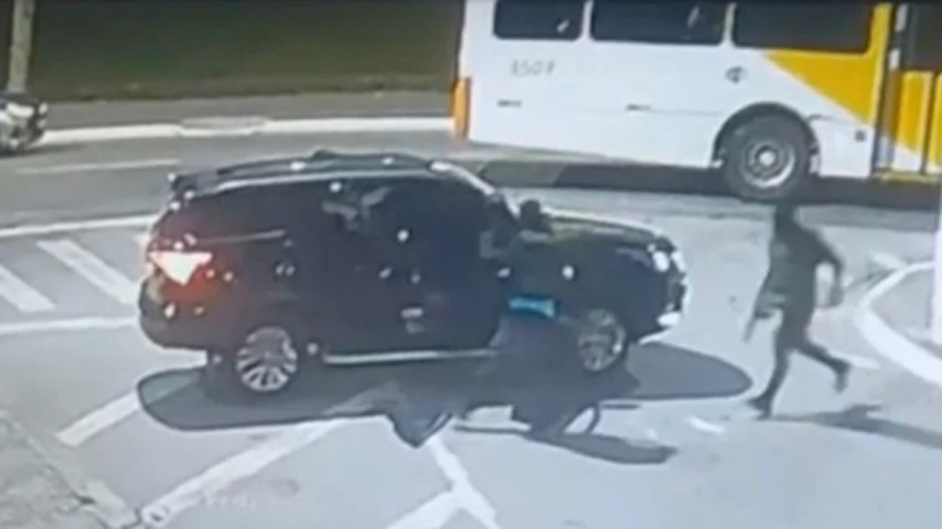 Criminosos saíram armados e dispararam contra Ruy Ferraz Fontes - Reprodução / X