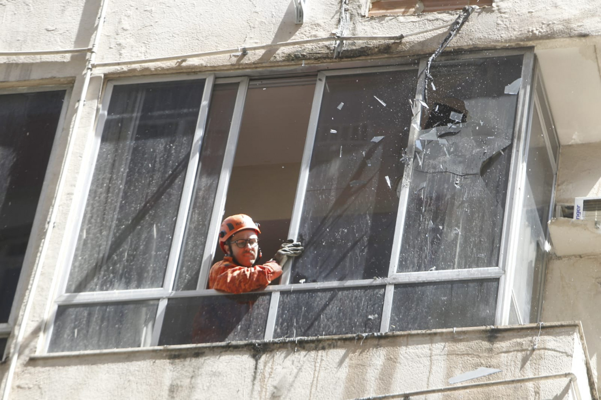 Incêndio destruiu apartamentos na Rua Senador Dantas, no Centro do Rio - Reginaldo Pimenta / Agência O Dia