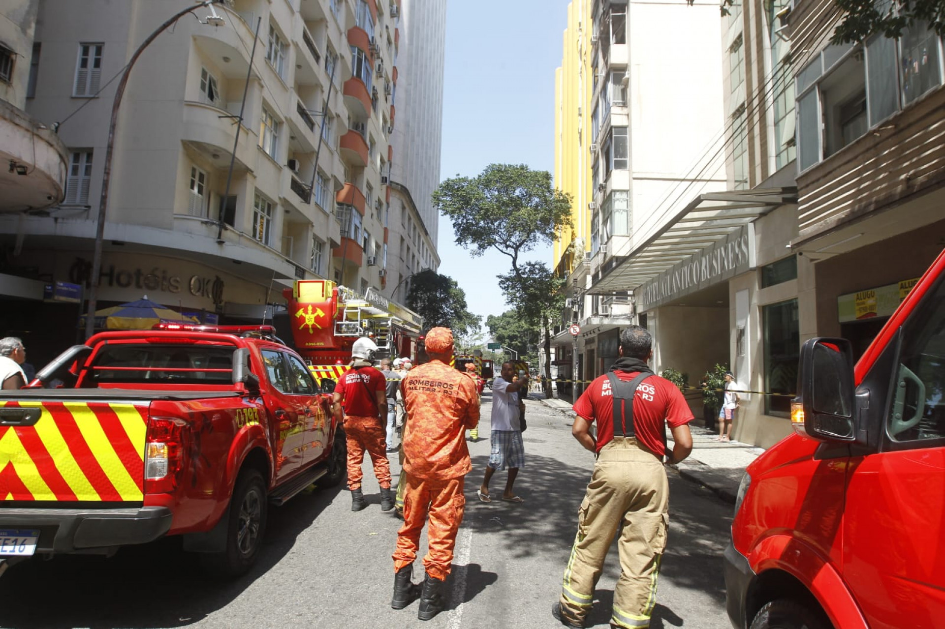 Incêndio destruiu apartamentos na Rua Senador Dantas, no Centro do Rio - Reginaldo Pimenta / Agência O Dia