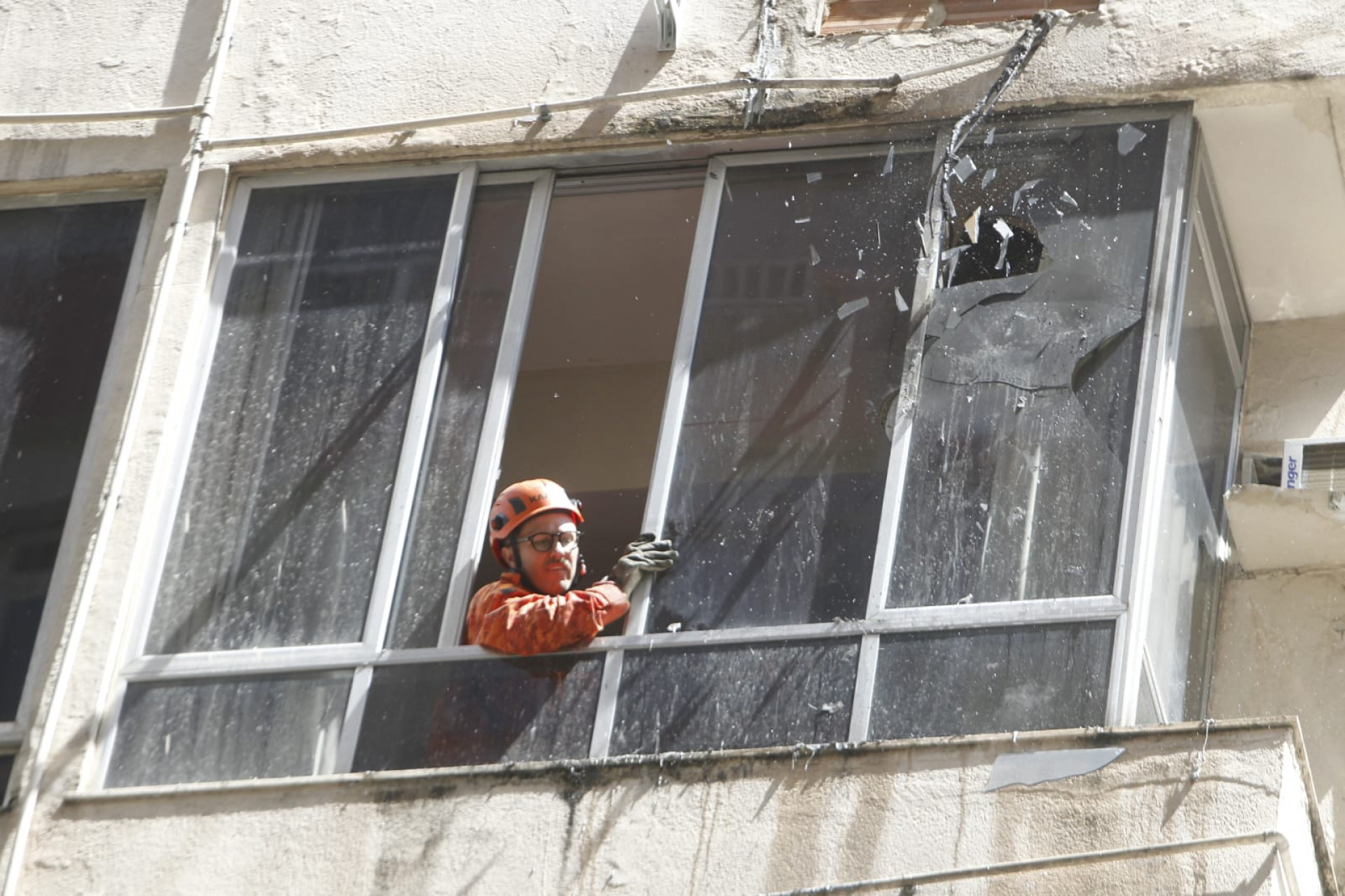 Incêndio destruiu apartamentos na Rua Senador Dantas, no Centro do Rio - Reginaldo Pimenta / Agência O Dia