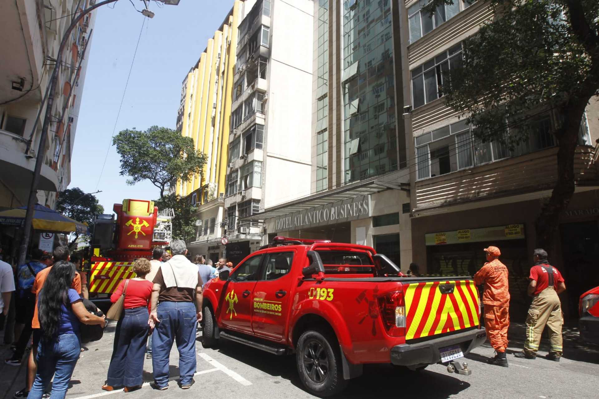Incêndio destruiu apartamentos na Rua Senador Dantas, no Centro do Rio - Reginaldo Pimenta / Agência O Dia