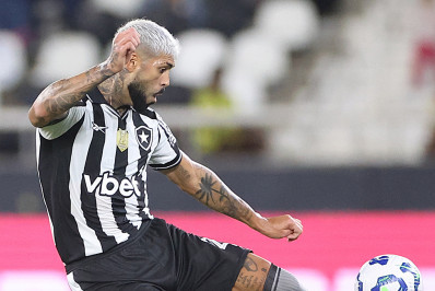 Barboza exalta entrega do Botafogo em vitória sobre o Atlético-MG: 'Corremos muito'