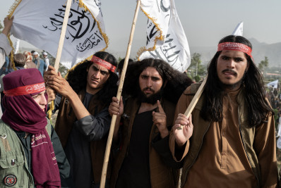 Talibãs cortam cabos no Afeganistão para bloquear acesso à internet