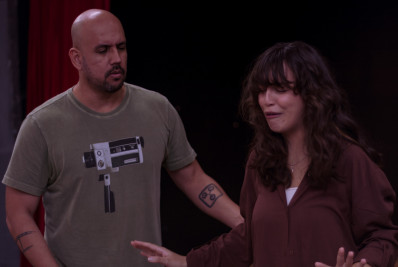 Niteroiense Léo Luz leva histórias de amor para os palcos