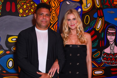 Ronaldo Fenômeno e mais famosos prestigiam baile de gala em São Paulo