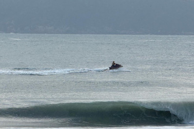 Buscas por bombeiro civil desaparecido na Praia das Conchas entram no quarto dia em Cabo Frio