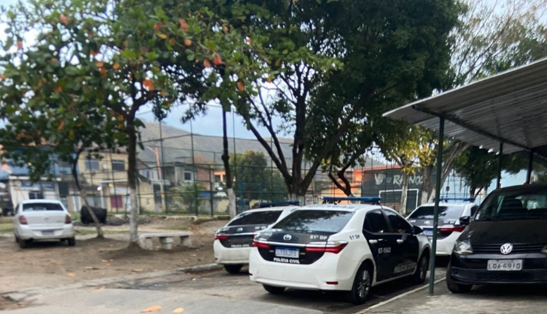 Policiais civis atuam na Vila Kennedy e no Catiri para reprimir expansão do Comando Vermelho - Reprodução