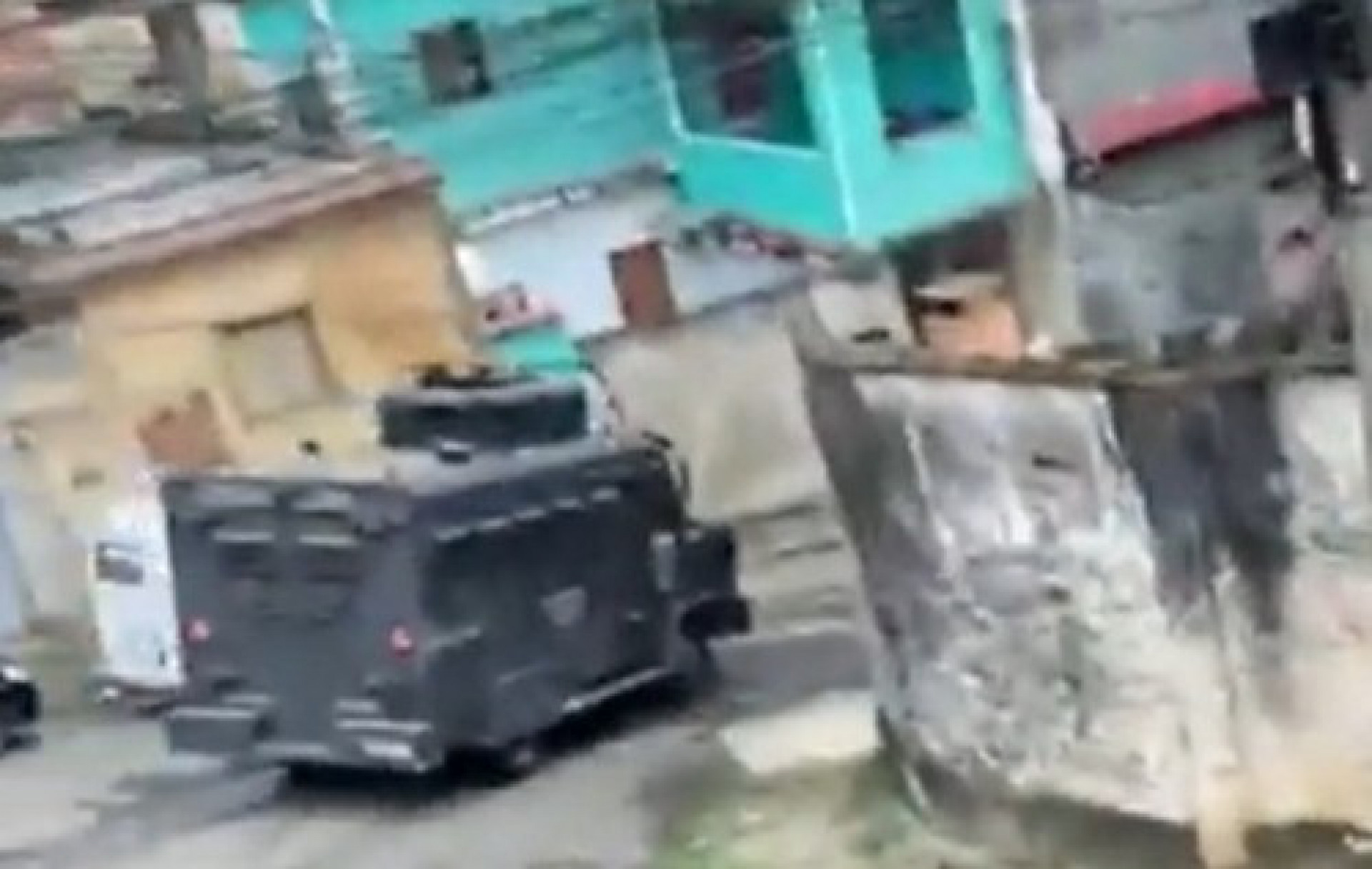 Policiais civis atuam na Vila Kennedy e no Catiri para reprimir expansão do Comando Vermelho - Reprodução