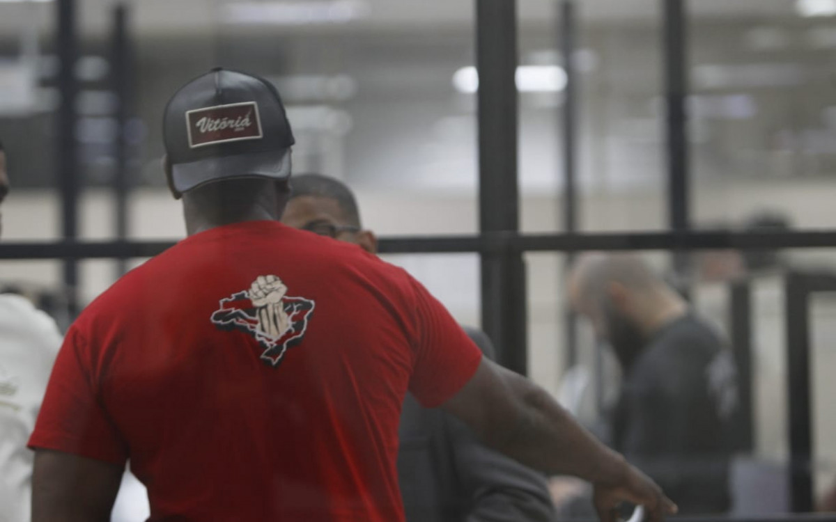 Integrante da Ra&ccedil;a Rubro-Negra presta depoimento na Cidade da Pol&iacute;cia