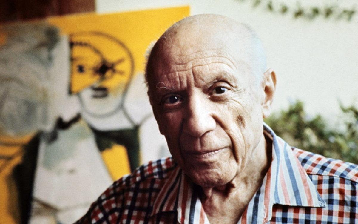 Pablo Picasso foi um pintor, escultor, ceramista, cenógrafo, poeta e dramaturgo espanhol