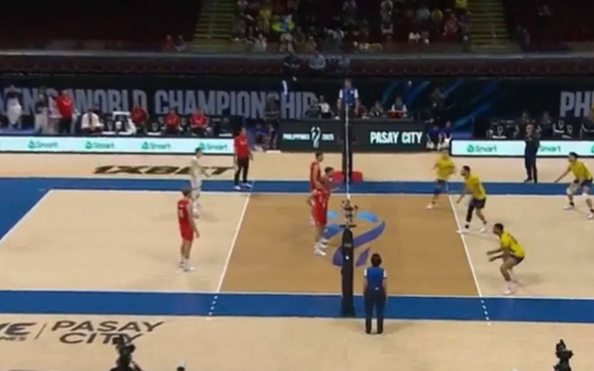 Lance do jogo entre Brasil e S&eacute;rvia