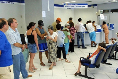 INSS cria comitê para reduzir fila de 2,8 milhões de pedidos