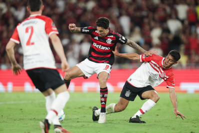 Imprensa argentina repercute derrota do Estudiantes para o Flamengo: 'Resistiu'