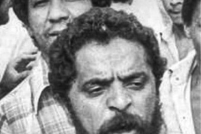 Michelle volta a postar foto de Lula com camisa a favor de anistia