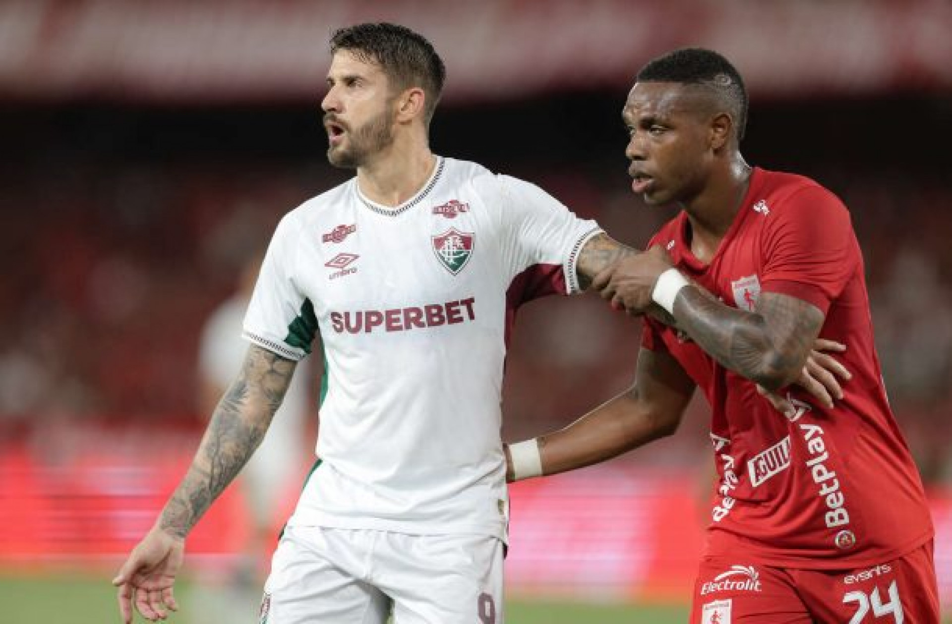 Jejum de gols põe em xeque insistência de Renato Gaúcho com Everaldo no Fluminense