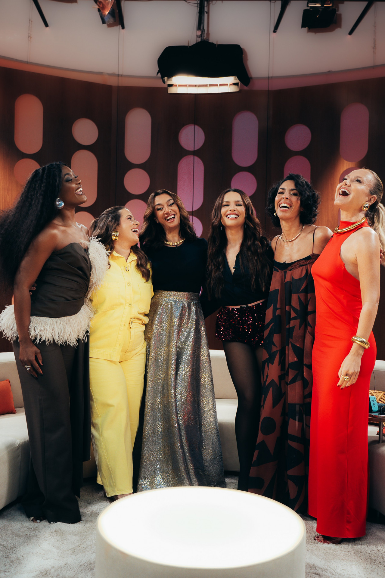 Erika Januza, Tati Machado, Catia Fonseca, Juliette, Bela Gil e Eliana - Reprodução / X