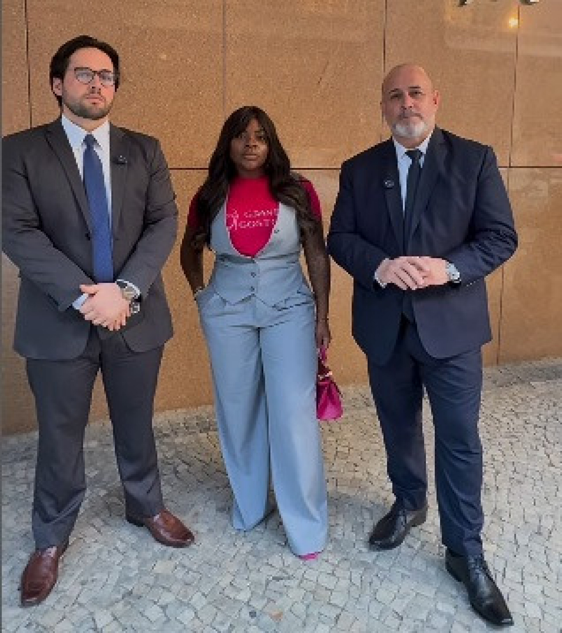 Jojo Todynho apareceu em vídeo com os advogados Bruno Mezzadri e Sérgio Figueiredo - Reprodução/Instagram