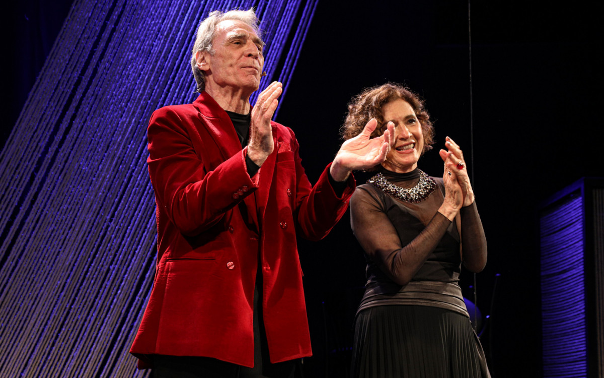 Herson Capri e Natália do Vale na estreia do espetáculo \'A Sabedoria dos Pais\'