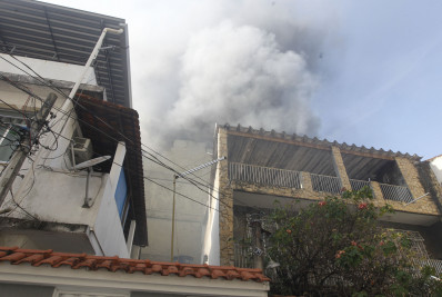 Sete imóveis são interditados durante combate a incêndio em loja na Freguesia