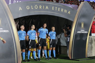Flamengo condena arbitragem em jogo contra o Estudiantes e promete ir à Conmebol