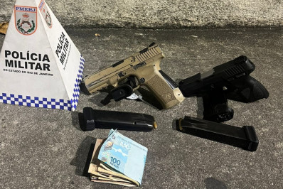 Milicianos são presos ao cobrar taxas a comerciantes em Bangu