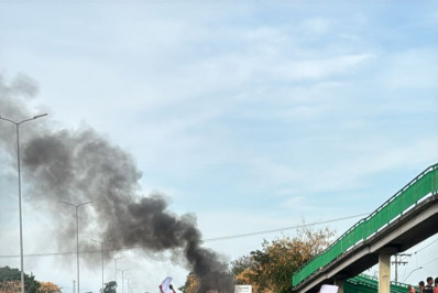 Protesto bloqueia BR-101 em São Gonçalo e causa grande engarrafamento