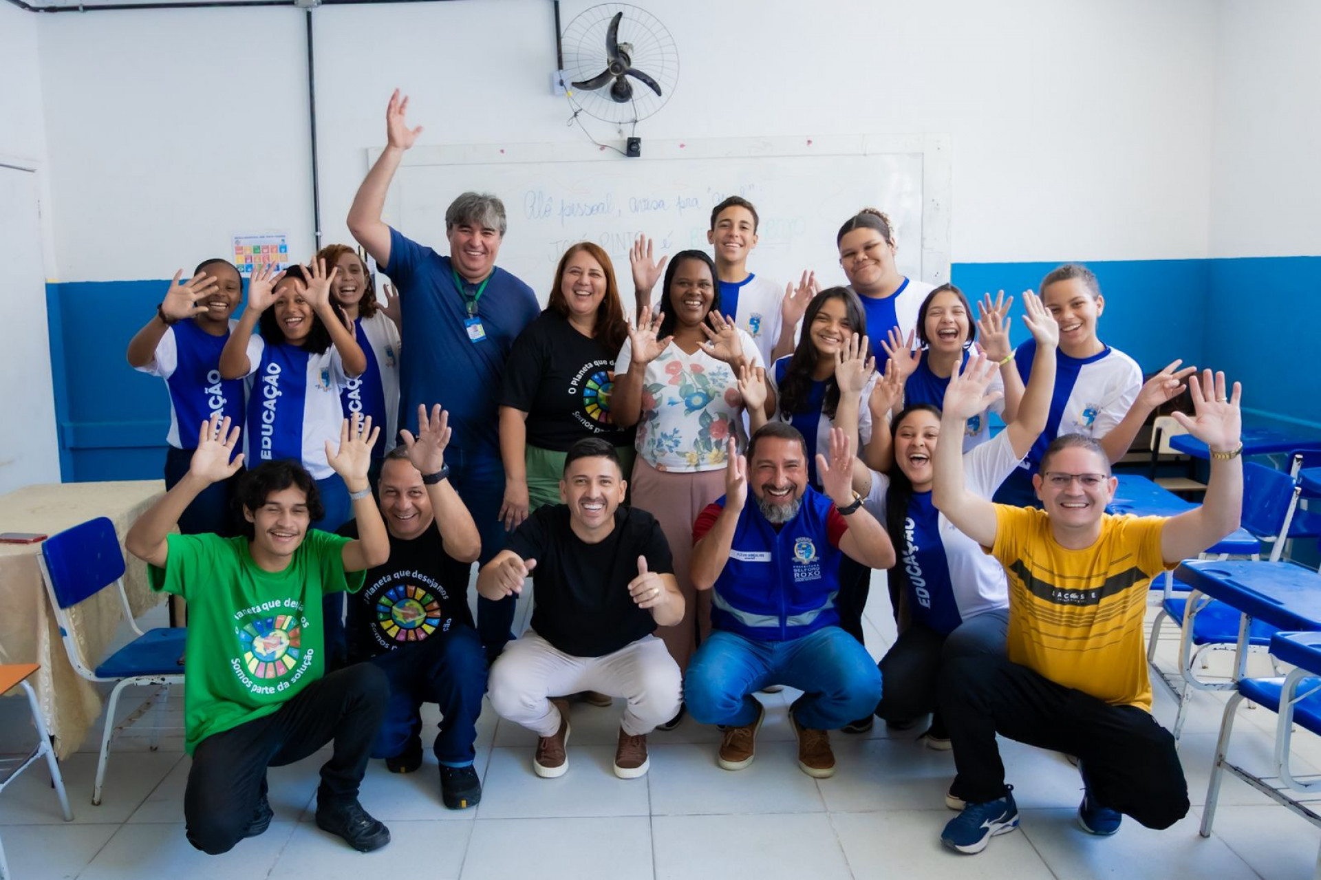 Colegas da escola e integrantes do governo municipal se reuniram no caf&eacute; da manh&atilde; com Rebeka Rosa   - Roger Silva / PMBR