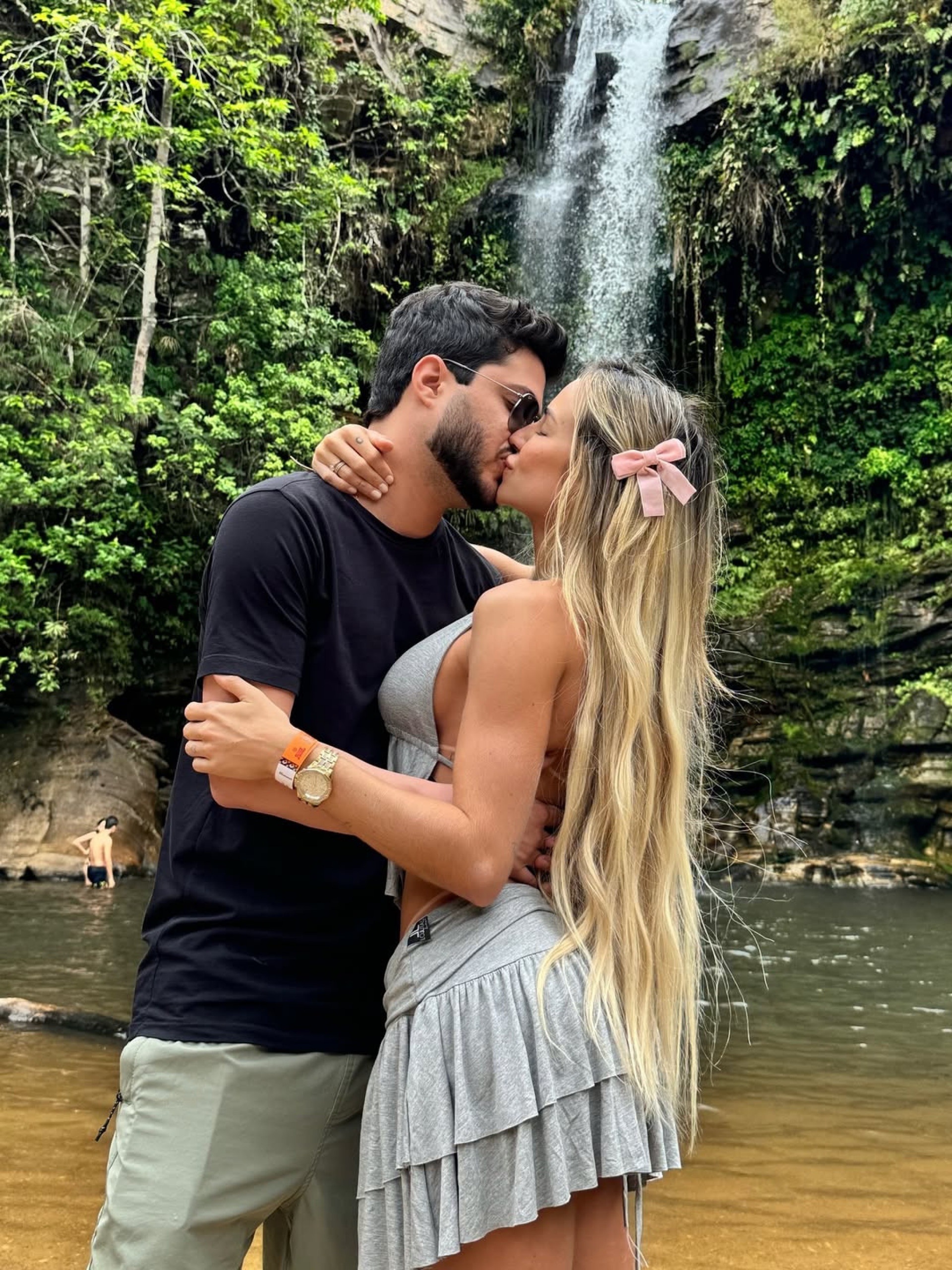 Gabi Martins assumiu relacionamento com Matheus Fidelis  - https://www.instagram.com/p/DOzFZIaDxPR/?hl=pt-br&img_index=1