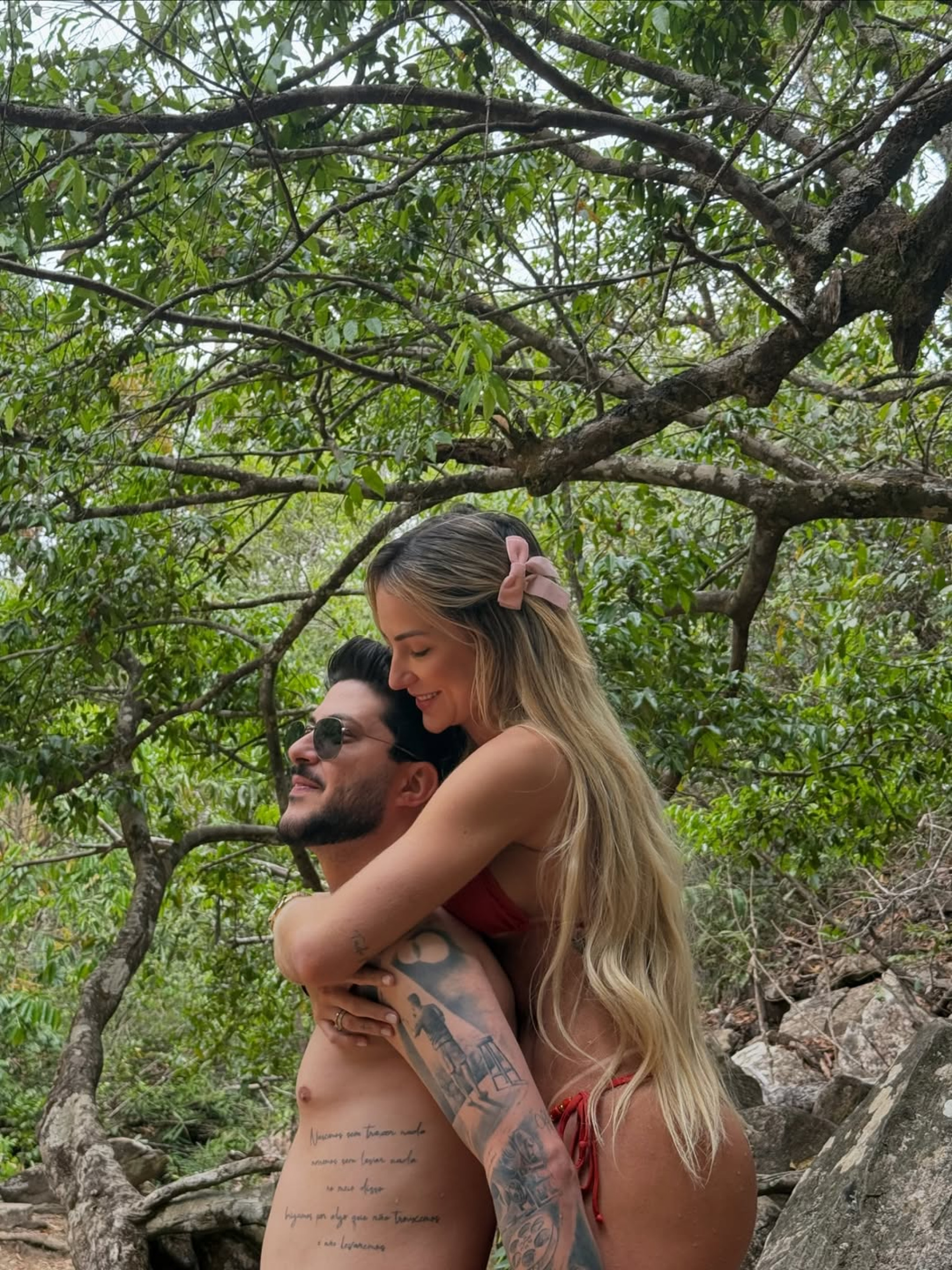 Matheus Fidelis e Gabi Martins - https://www.instagram.com/p/DOzFZIaDxPR/?hl=pt-br&img_index=1