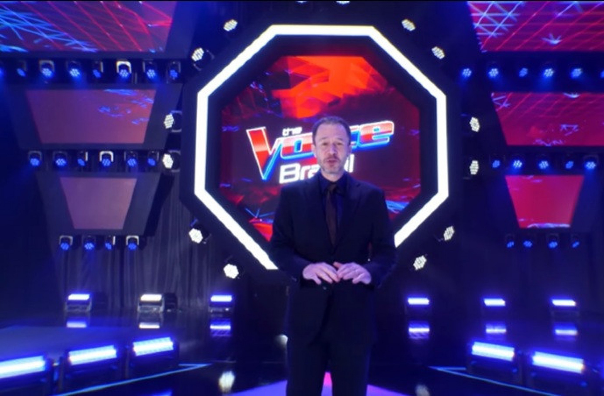 Tiago Leifert é o apresentador da competição musical - Reprodução de vídeo