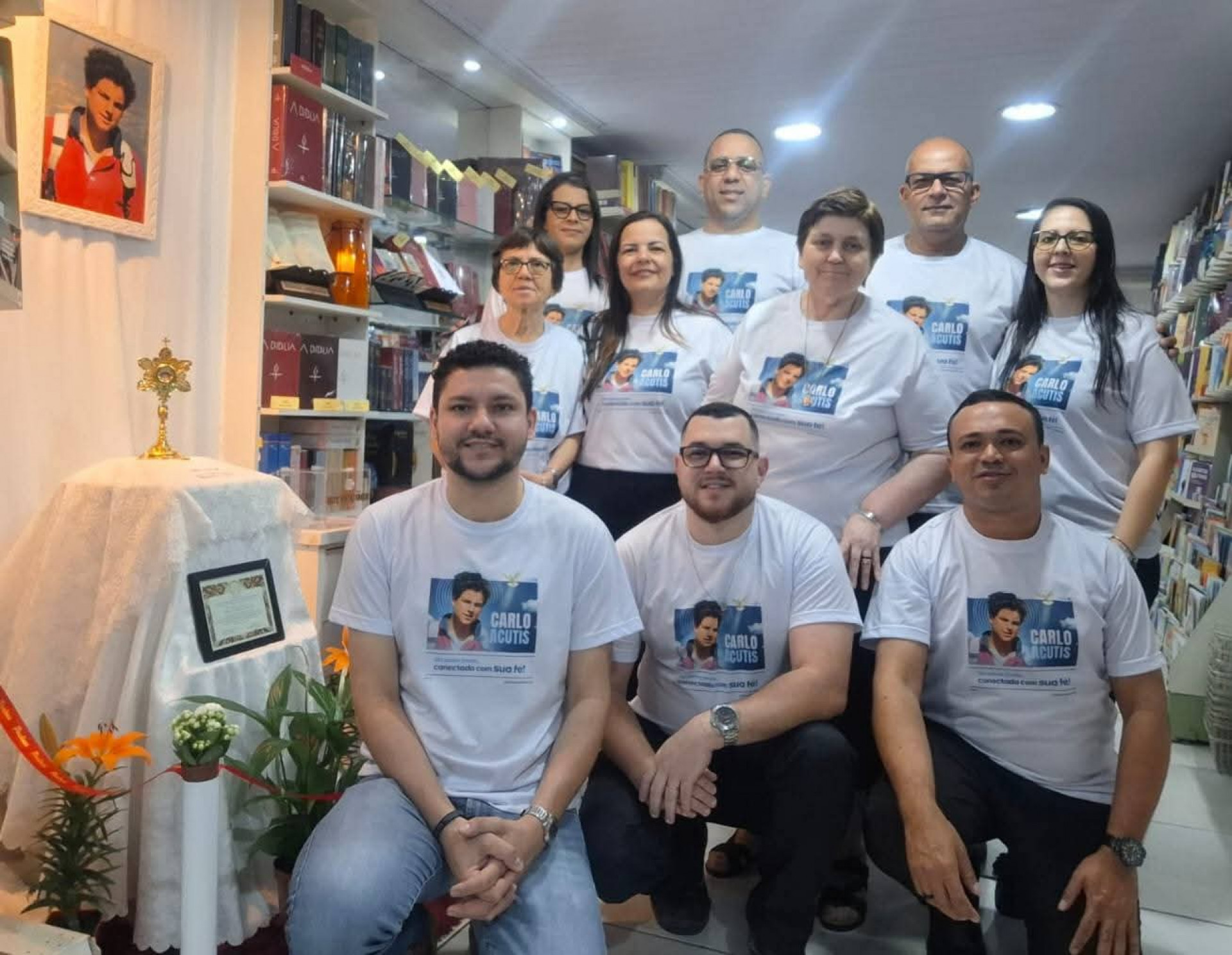 Livraria em Madureira, na Zona Norte do Rio, expõe relíquia do mais novo santo da igreja católica
 - Divulgação