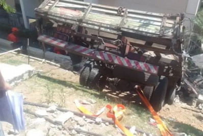 Motorista de 71 anos morre ao perder controle de caminhão no Andaraí