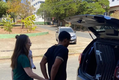 Homem que ameaçou e incendiou carro de ex-namorada volta a ser preso em Minas