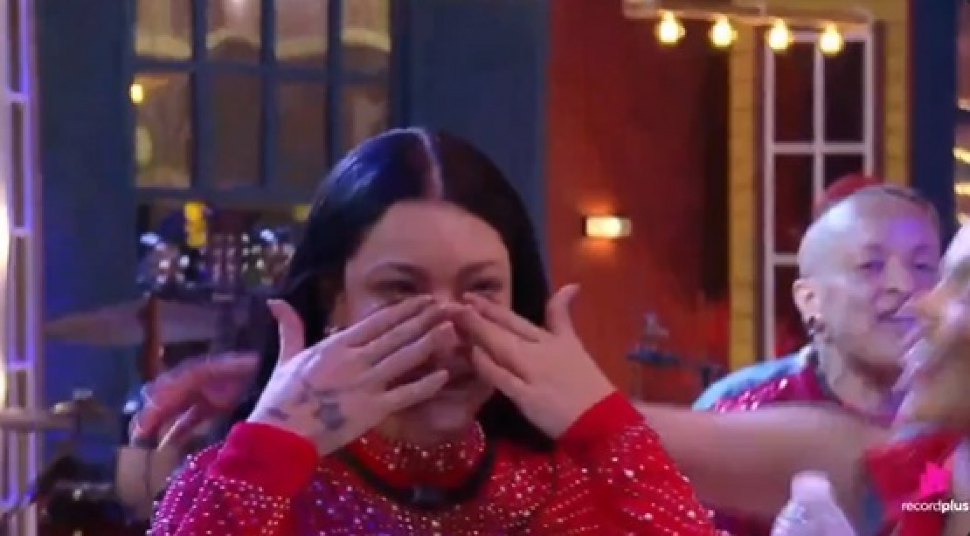 Rayane Figliuzzi chorou ao ouvir música de Belo - Reprodução de Video / X