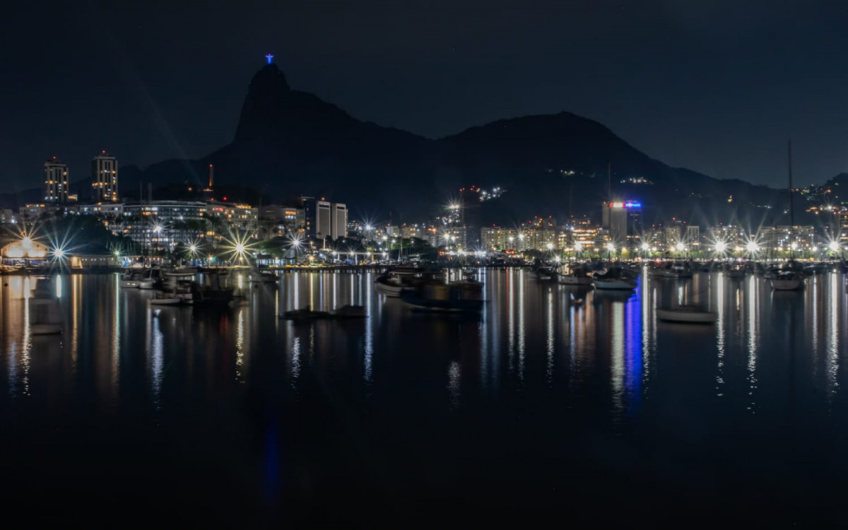 Mureta da Urca tem grande movimentação após domingo alcançar 40,9ºC - Érica Martin/Agência O DIA