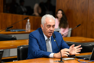 Presidente da CCJ do Senado diz que vai pautar PEC da Blindagem na quarta-feira