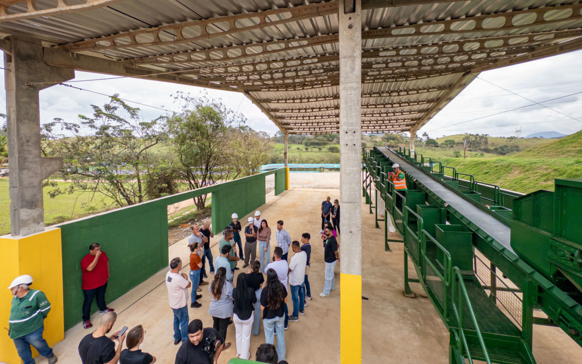Comissão de Coleta Seletiva visita Centro de Triagem da Central de Tratamento de Resíduos, planejando ações de reciclagem no município